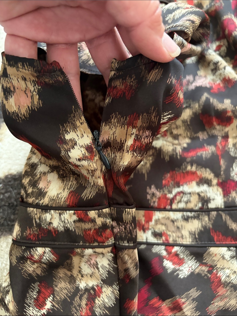 LOFT Brown Floral V-Neck Short Sleeve Blouse with Red Accents - Picture 3 of 4
